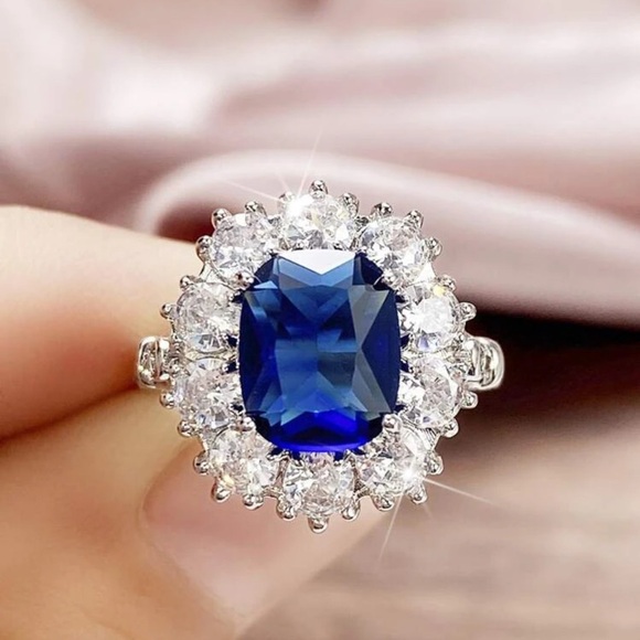 BLUE SAPPHIRE ROUND CUT  SILVER  WEDDING BRIDAL ENGAGMENT RING - Picture 2 of 6